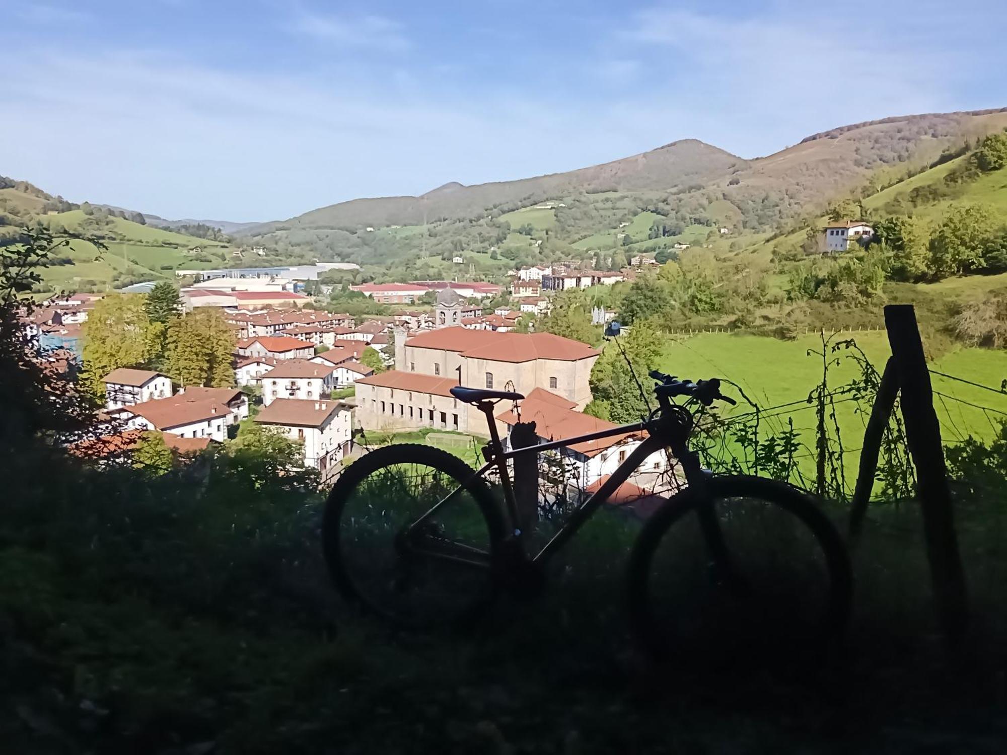 Hostal-Cicloturismo Lopenea Leitza  Eksteriør billede